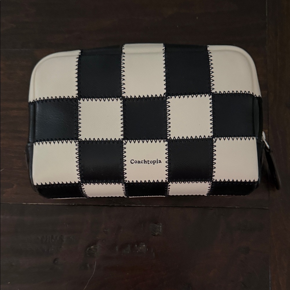 Coach Coachtopia black and white  Leather cosmetic case